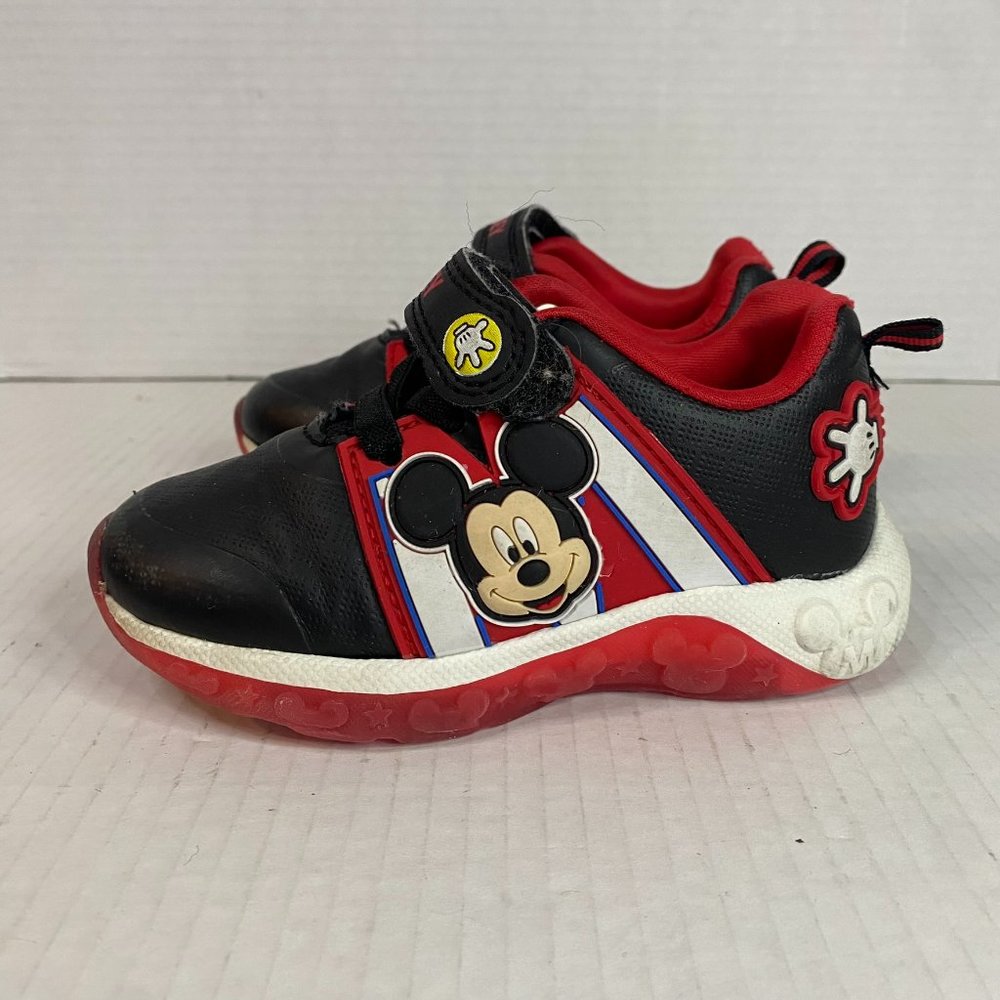 Disney Junior Mickey Mouse toddler size 8 shoes light up